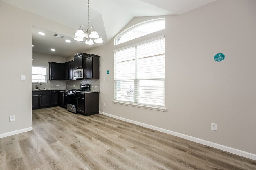 Building Photo - 4013 Skylark Ln