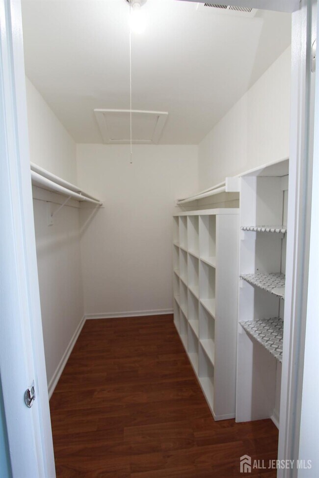 Building Photo - 7714 Tamarron Dr