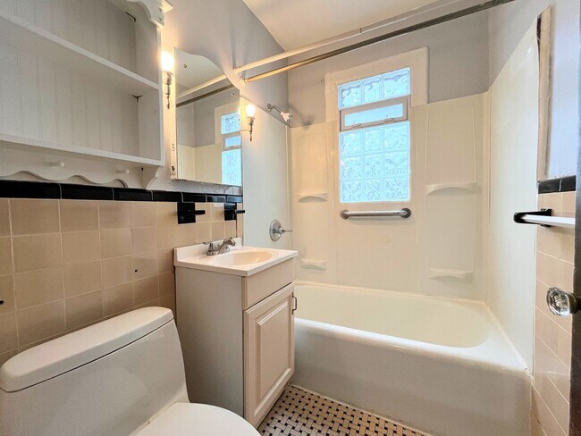 Building Photo - 234 Crescent Ave