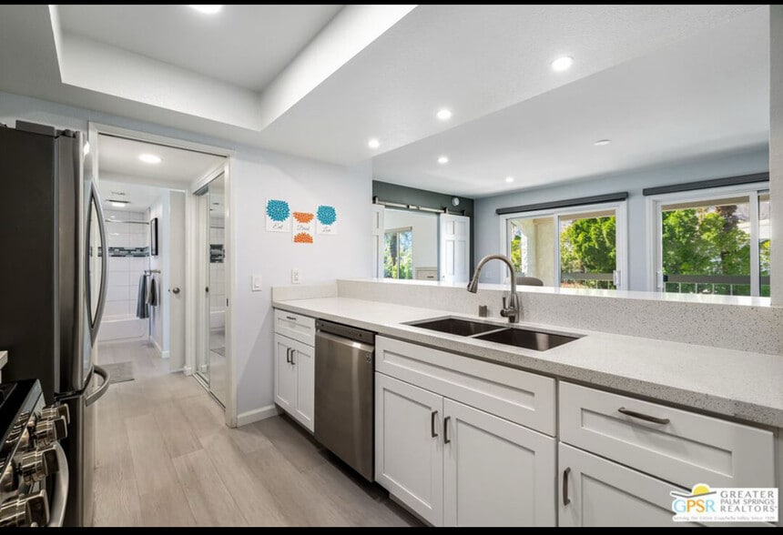 Building Photo - 1735 N Via Miraleste