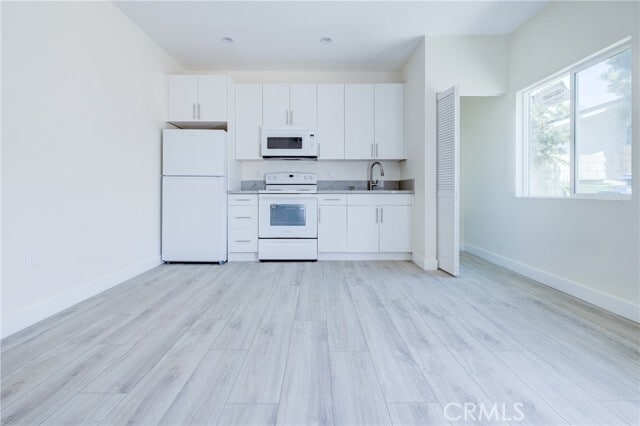 Building Photo - 2947 West Blvd