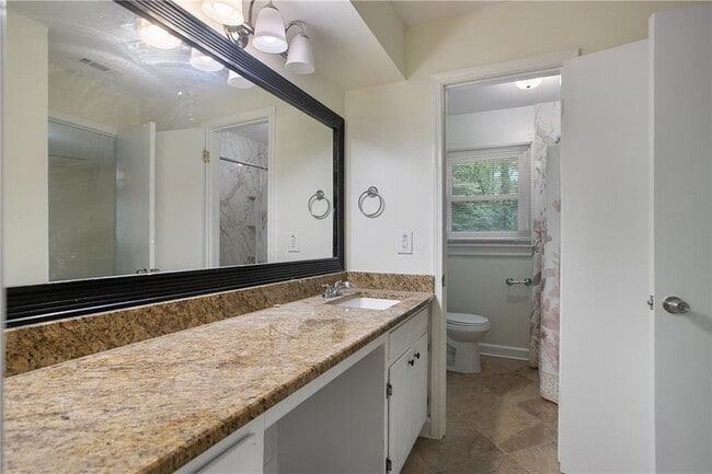 Building Photo - 2729 Lanier Dr