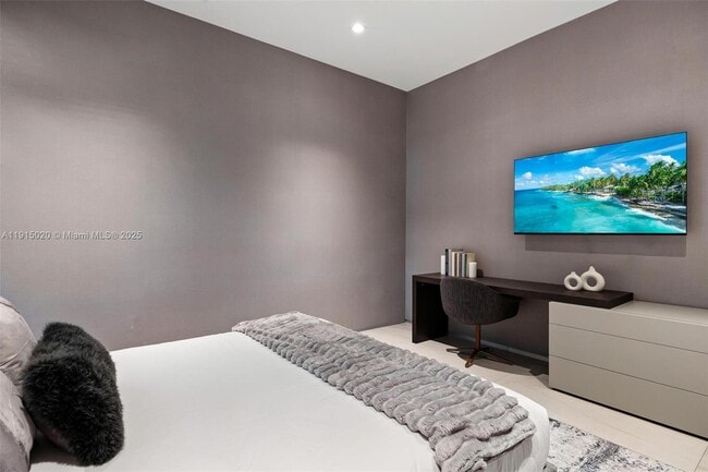 Building Photo - 77 SW 18th Terrace