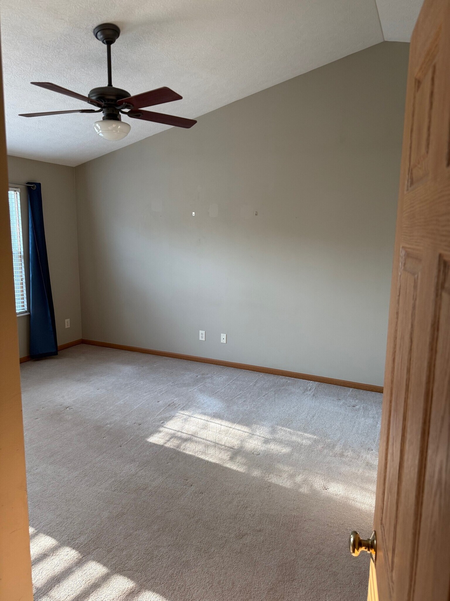 Master Bedroom - 6186 New Albany Rd W