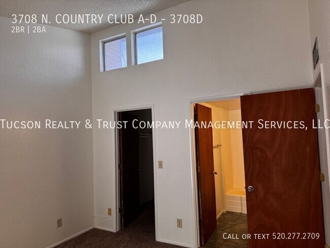 Building Photo - 3708 N Country Club Rd