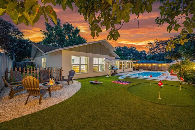 Building Photo - 10703 Del Prado Dr S