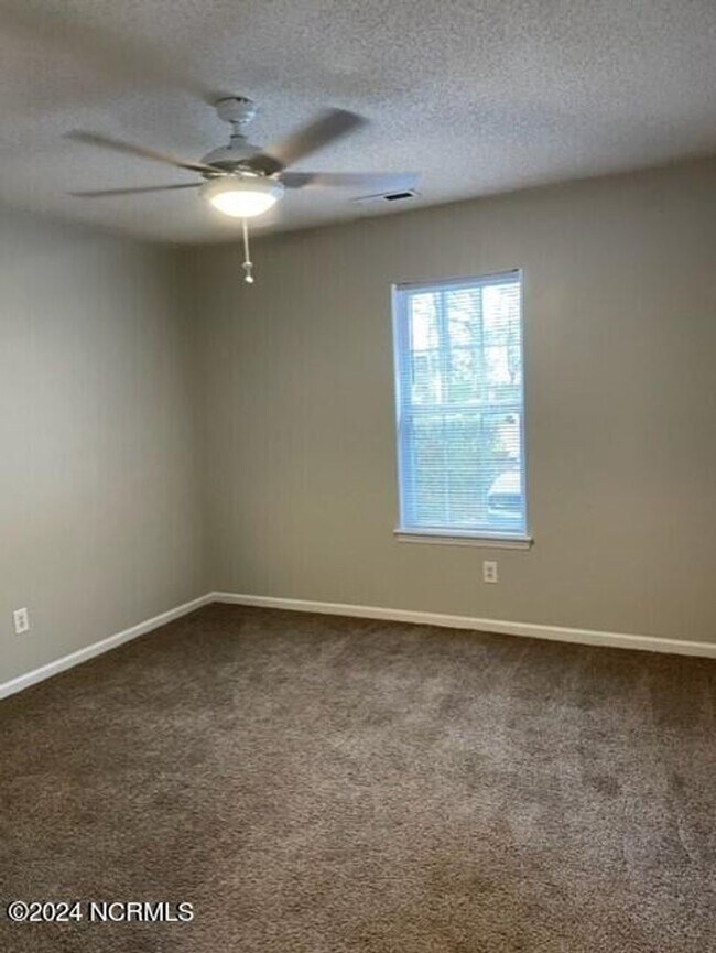 Building Photo - Welcome to Deerfield!