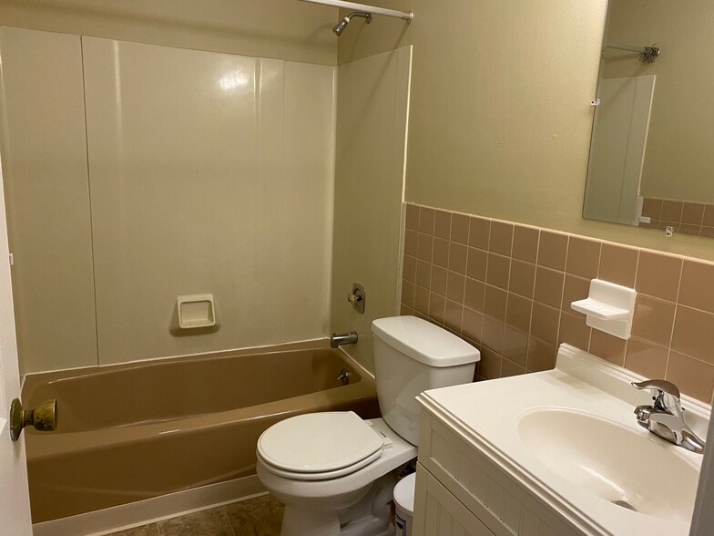 Building Photo - 47 S Williams St