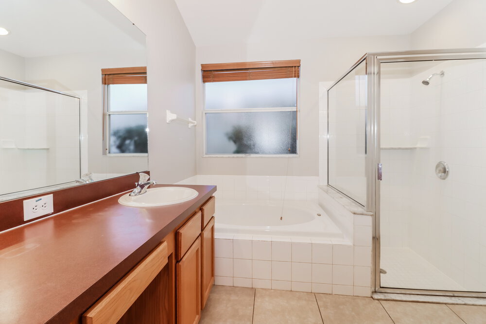 Building Photo - 9912 Riverchase Dr