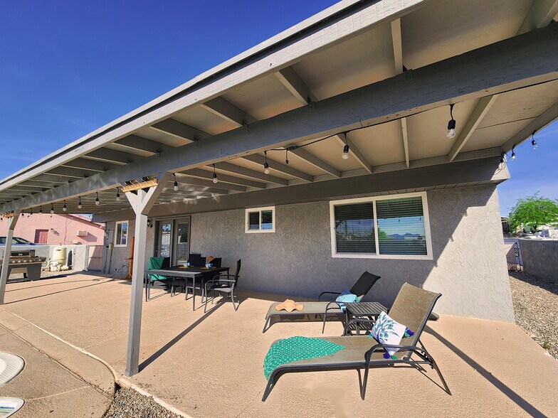 Building Photo - 3429 Offshore Dr