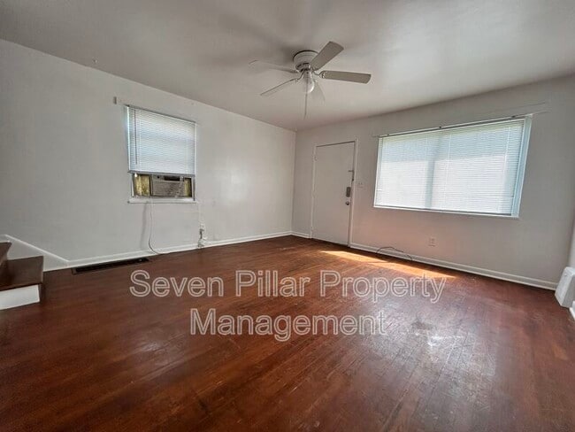 Building Photo - 339 S Napoleon Ave