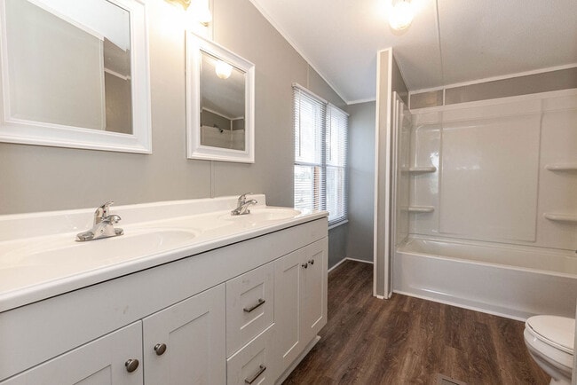 Building Photo - 108 Sherwood Ct