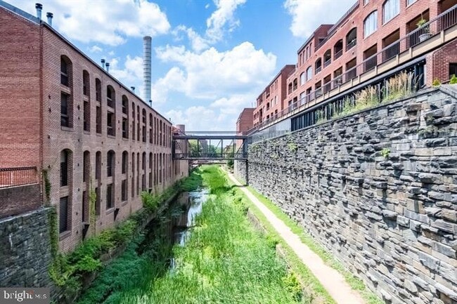 Building Photo - 1080 Wisconsin Ave NW