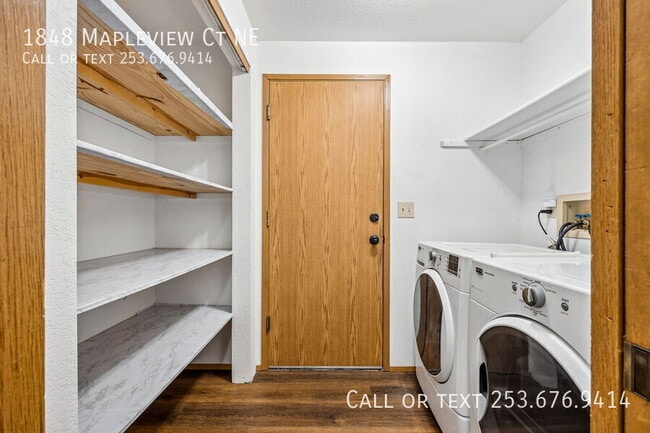 Building Photo - 1848 Mapleview Ct NE