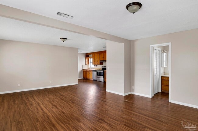 Building Photo - 2802 W Gonzalez St