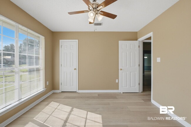 Building Photo - 808 Azalea Trace Dr