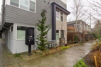 Building Photo - 3Bd/3Ba Seattle Townhouse