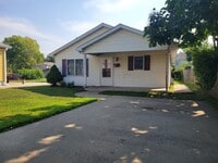 Building Photo - Pun-believable Deal: Stunning 3 Bed/1 Bath...