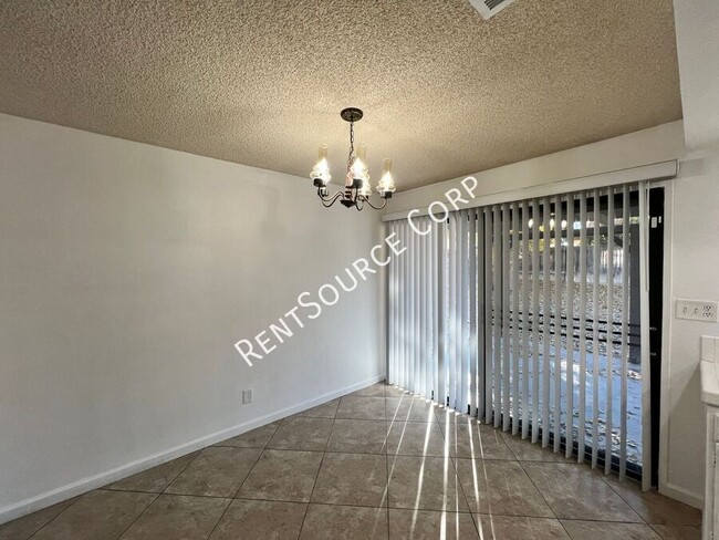 Building Photo - 3 Bedroom Single Story Home for Rent in We...