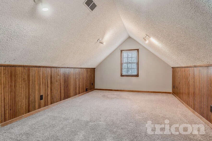 Building Photo - 150 Tanglewood Dr
