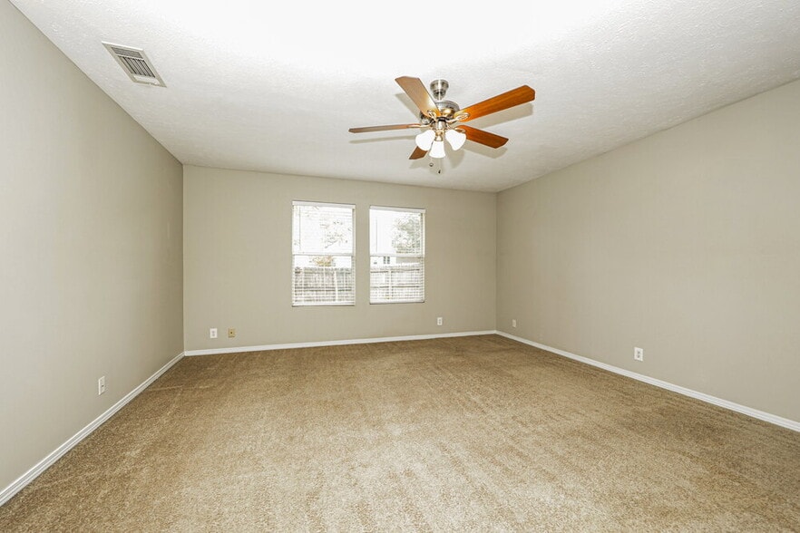 Building Photo - 805 Hammersmith Dr