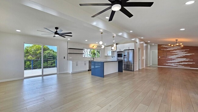 Building Photo - Waialae Nui Ridge - Renovated 4 bedroom, 3...