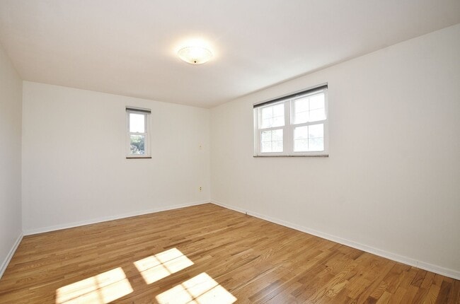 Building Photo - Charming 3-Bedroom/2-Bathroom Home in White Hall