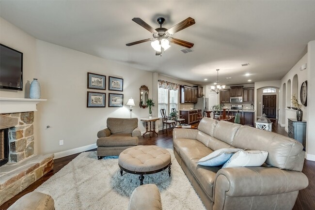 Building Photo - 1325 Realoaks Dr