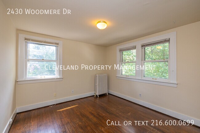 Building Photo - 2430 Woodmere Dr