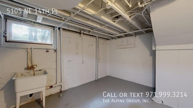 Building Photo - 5105 NE 14th Pl