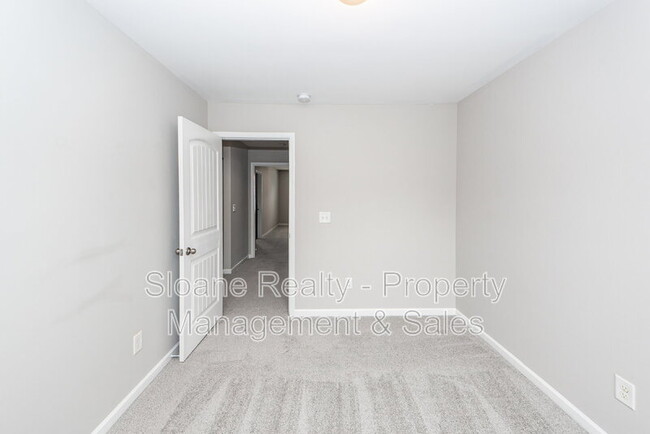 Building Photo - 522 Truman Dr