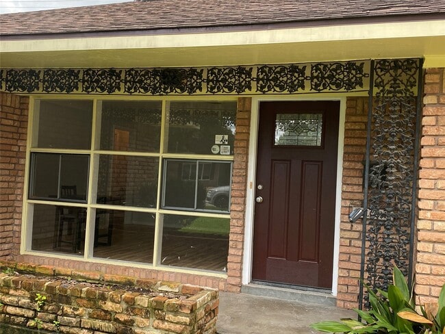 Building Photo - 4929 Libbey Dr