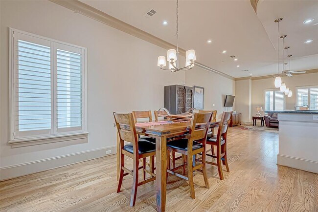 Building Photo - 311 Calle Sevilla Pl