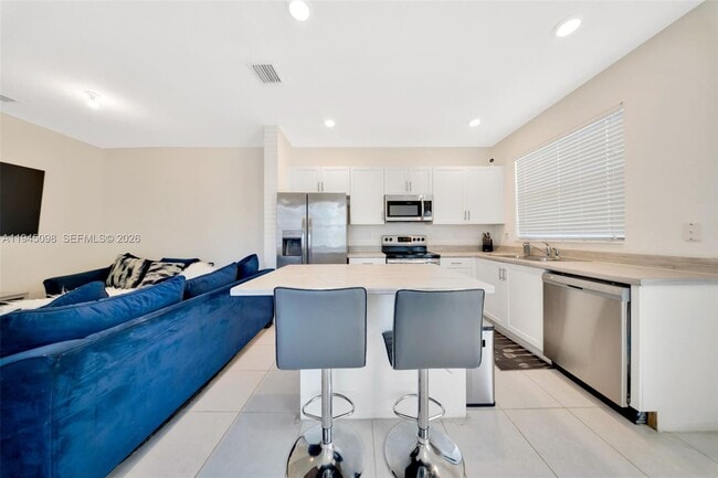 Building Photo - 2699 SE 19th St