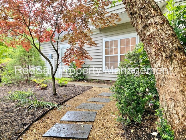 Building Photo - Willow Lakes Townhome!