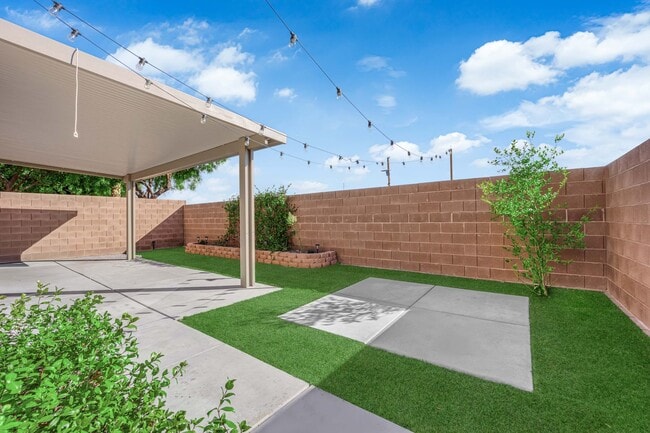 Building Photo - Upgraded 3 Bedrooms, 2.5 Bathrooms home in...