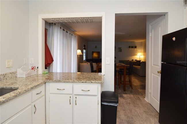 Building Photo - 3873 Pompano Dr SE