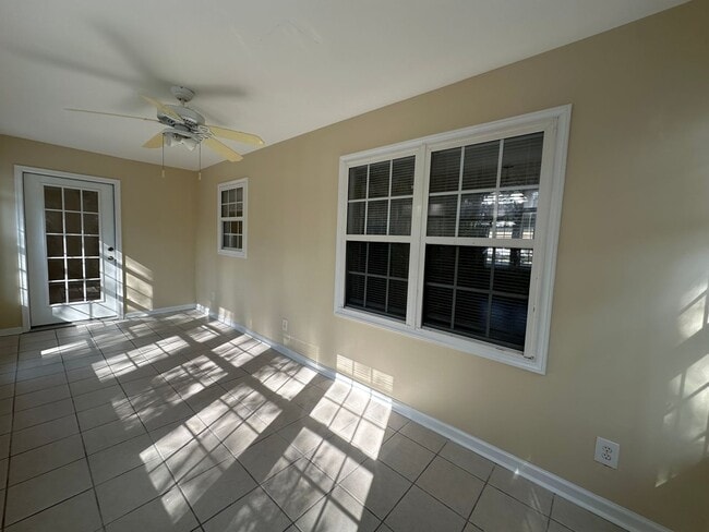 Building Photo - 204 Grandford Pl