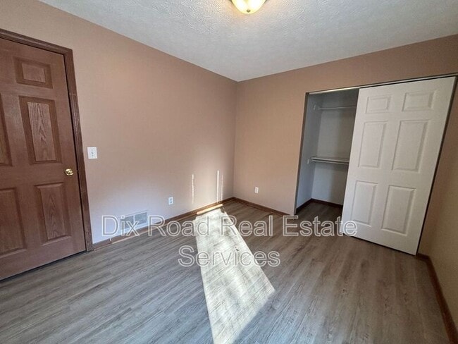 Building Photo - 3821 Cavanaugh Rd