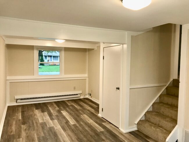 Building Photo - 7404 Oak Post Rd