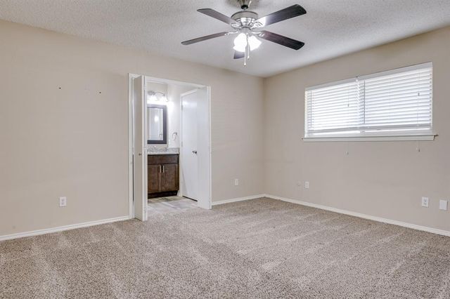Master bedroom - 417 E Kearney St