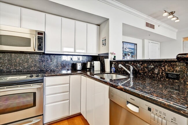 Building Photo - City Place Tower Condominium, Unit 801: Se...