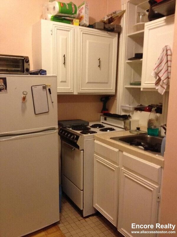 Building Photo - 40 Anderson St