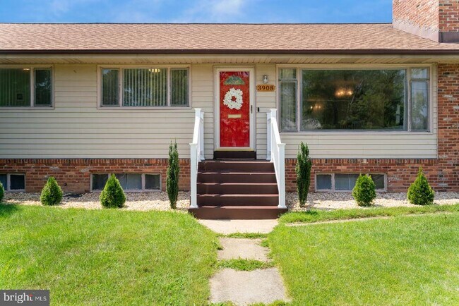 Building Photo - 3908 Melvern Pl