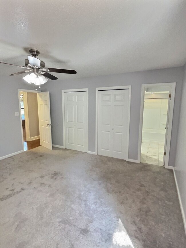 Building Photo - 118 Linnet Dr
