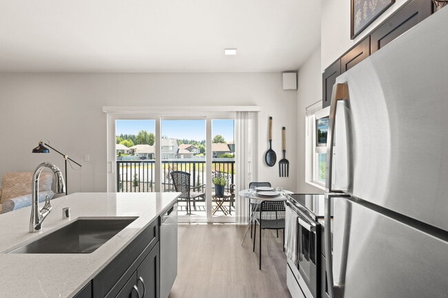 Building Photo - Fairways Apartments