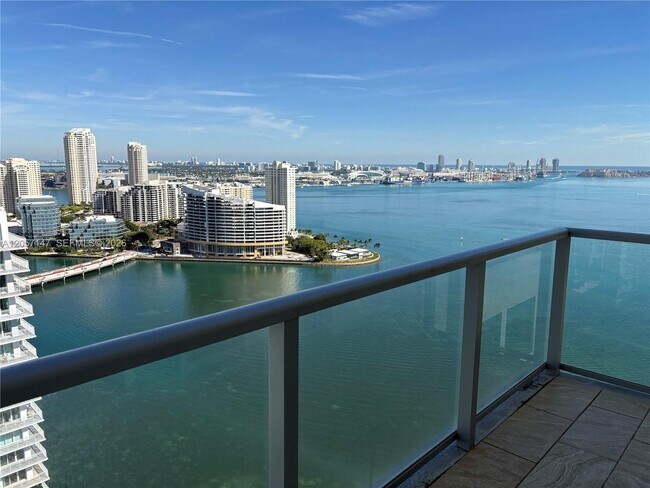 Building Photo - 1155 Brickell Bay Dr