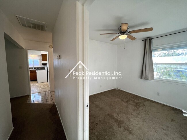 Building Photo - Very Nice 3bd/1ba House with 2 Car Garage