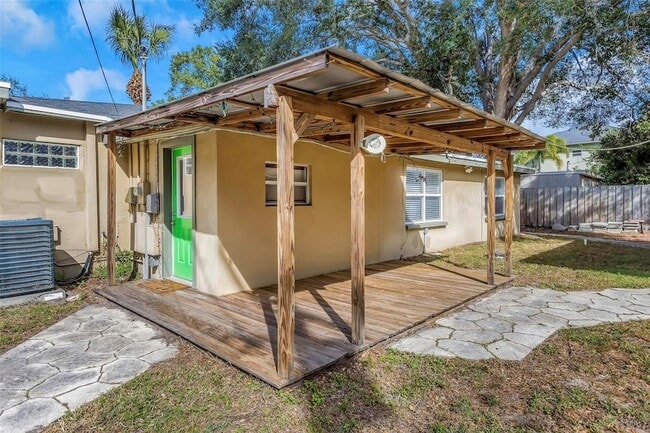 Building Photo - 4622 W El Prado Blvd