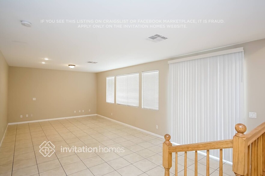 Building Photo - 915 Golden Poppy St